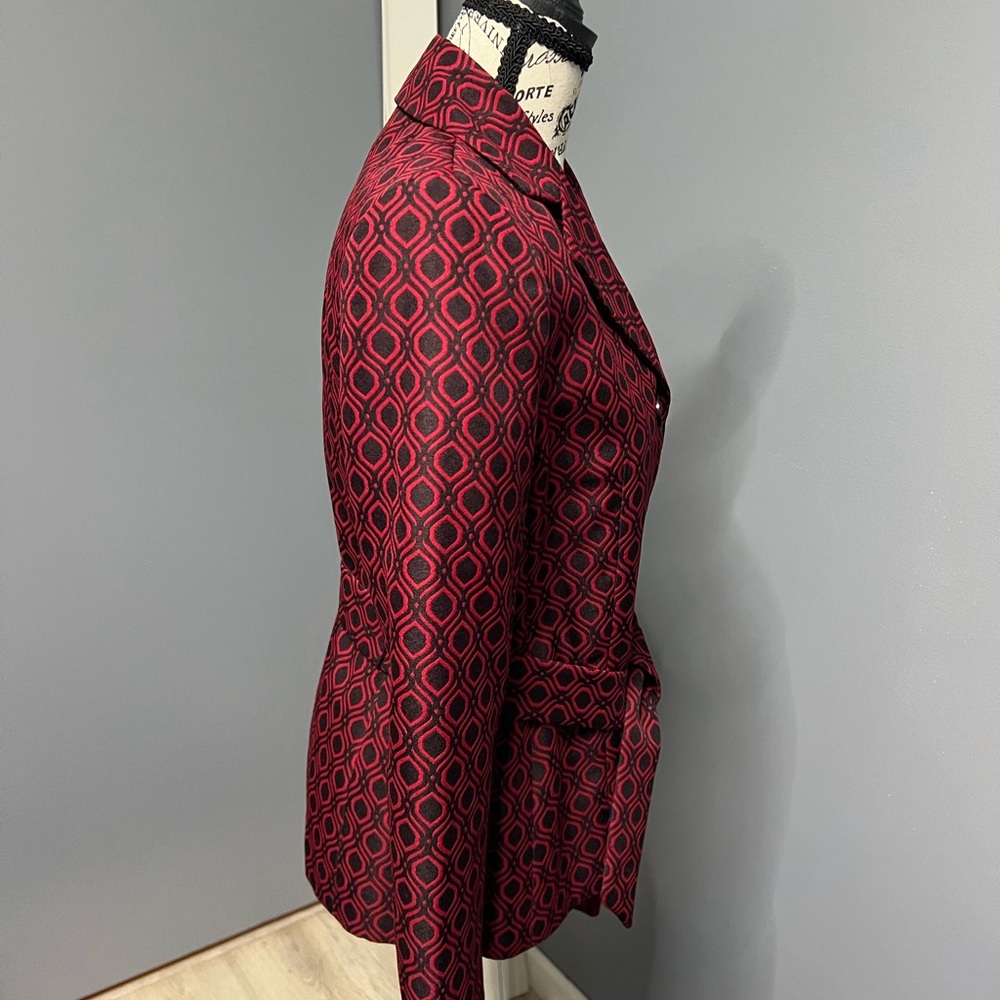 Le Suit Red and Black Patterned Blazer - Picture 2 of 6